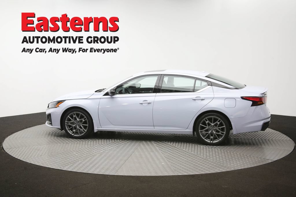 Used 2023 Nissan Altima 2.0 SR FWD image 61