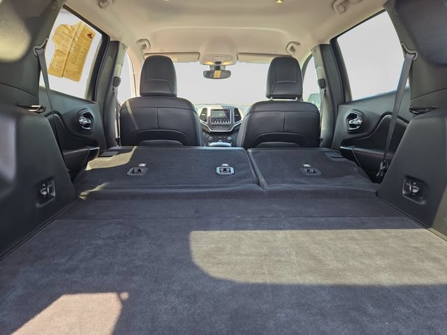 Used 2020 Jeep Cherokee Trailhawk AWD/4WD image 25