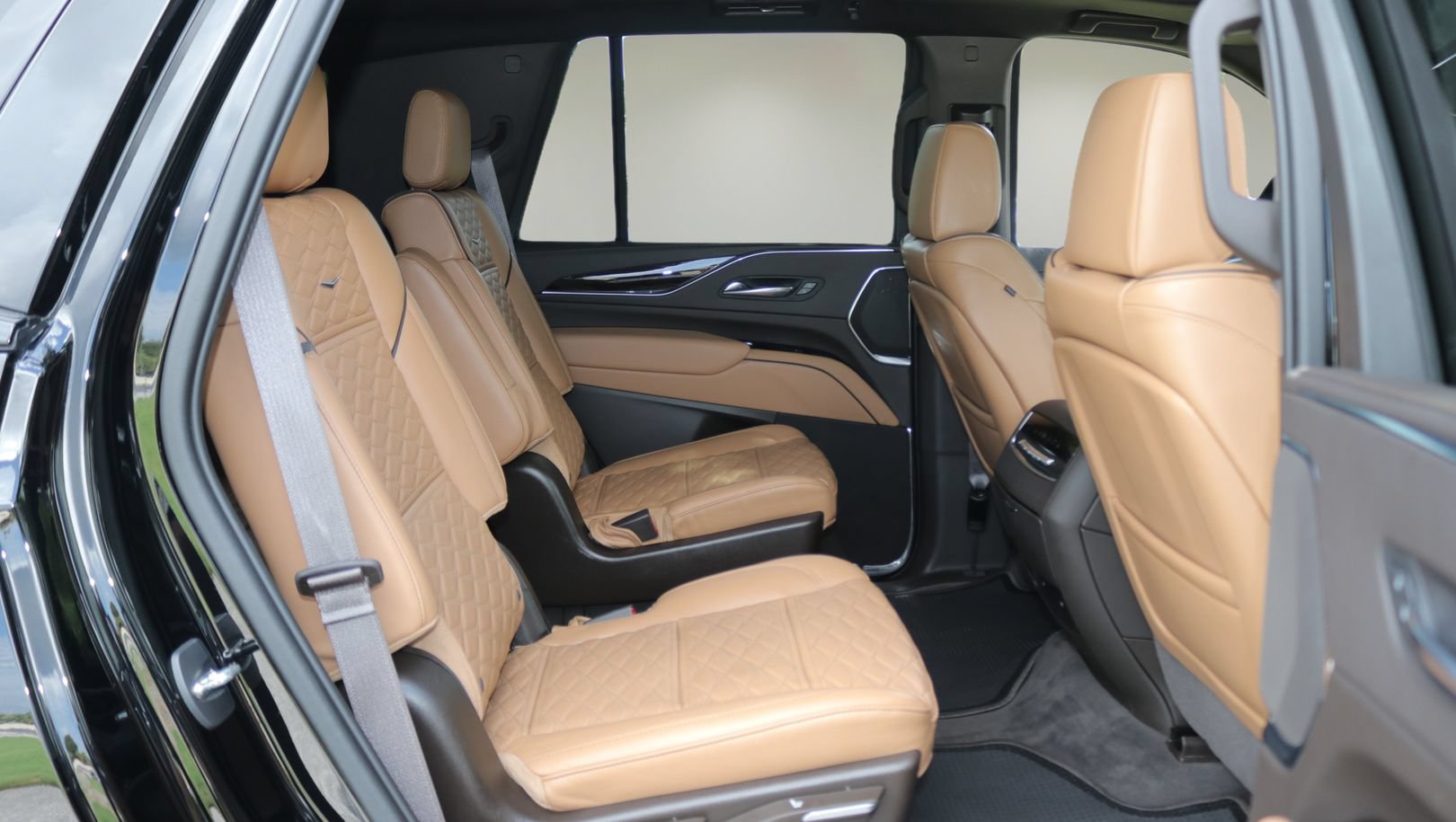 Certified 2023 Cadillac Escalade Premium Luxury RWD image 18