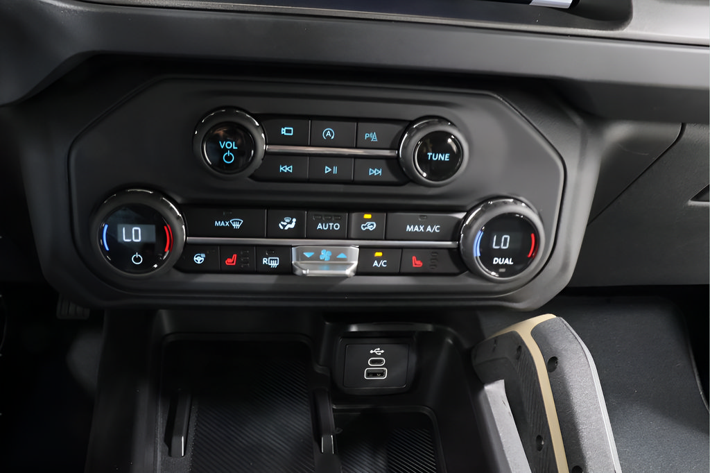 New 2026 Ford Bronco Badlands AWD/4WD image 11