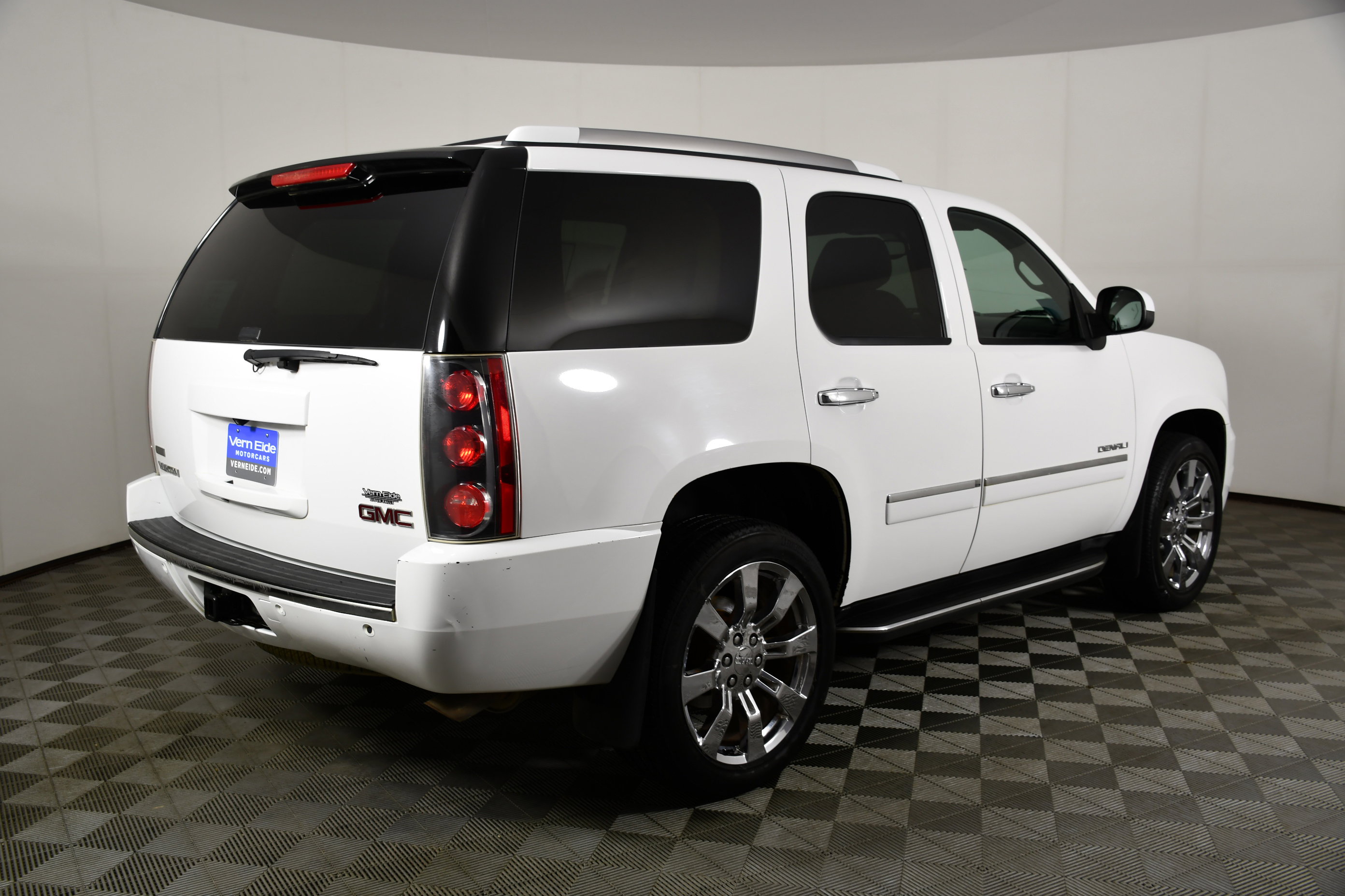 Used 2012 GMC Yukon Denali AWD/4WD image 6