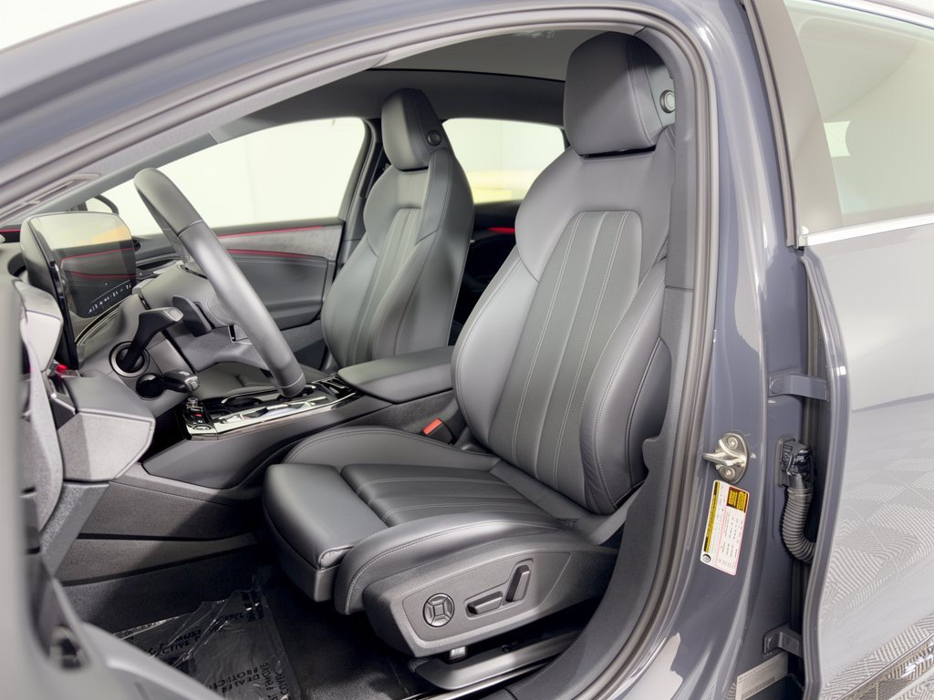 Used 2025 Audi A6 e-tron Premium Plus w/ Premium Plus RWD image 5