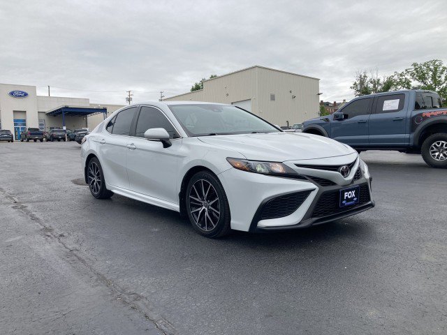 Used 2022 Toyota Camry SE w/ Cold Weather Package AWD/4WD image 8