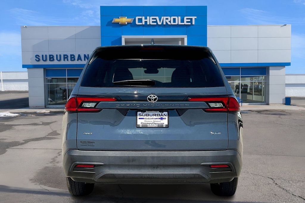 Used 2025 Toyota Grand Highlander AWD image 4