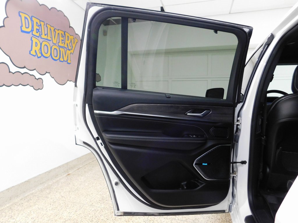 Used 2022 Jeep Grand Cherokee L Overland w/ Luxury Tech Group IV image 75