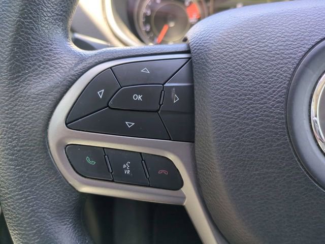 Used 2019 Jeep Cherokee Latitude w/ Popular Appearance Group FWD image 27