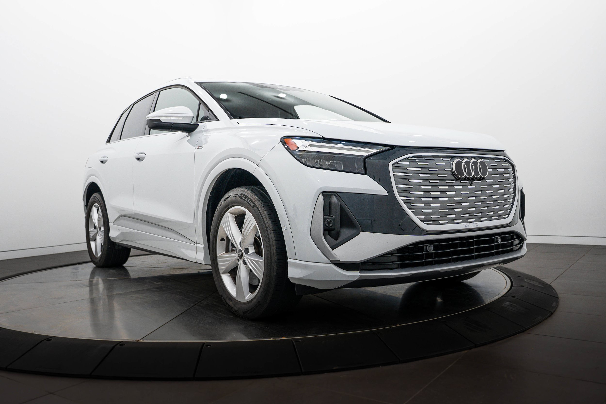 Certified 2023 Audi Q4 e-tron Premium Plus w/ Premium Plus AWD/4WD image 1