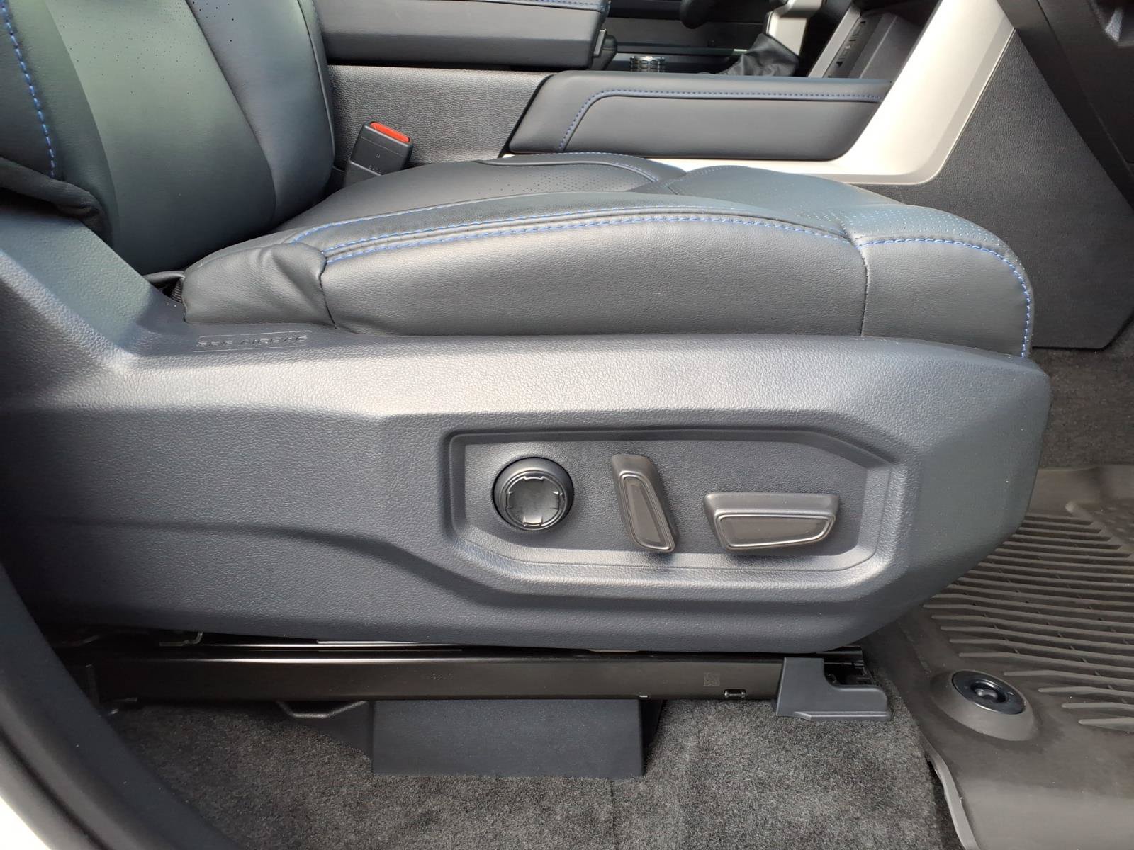 Used 2026 Toyota Tundra Platinum AWD/4WD image 12