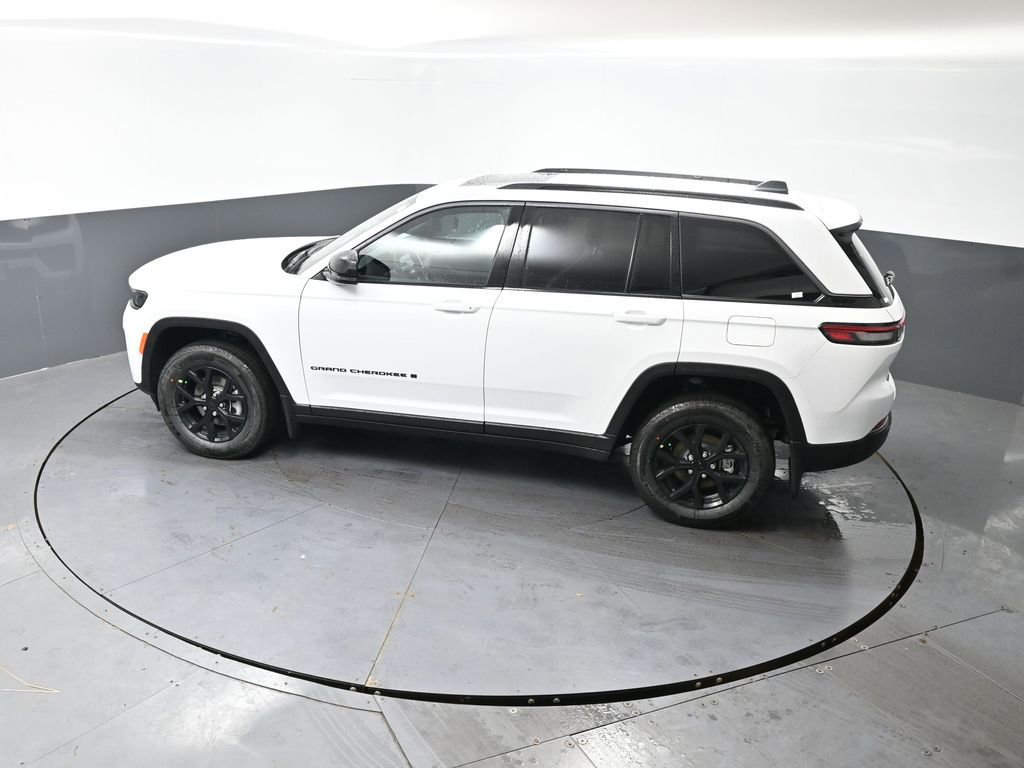 New 2026 Jeep Grand Cherokee Altitude image 33