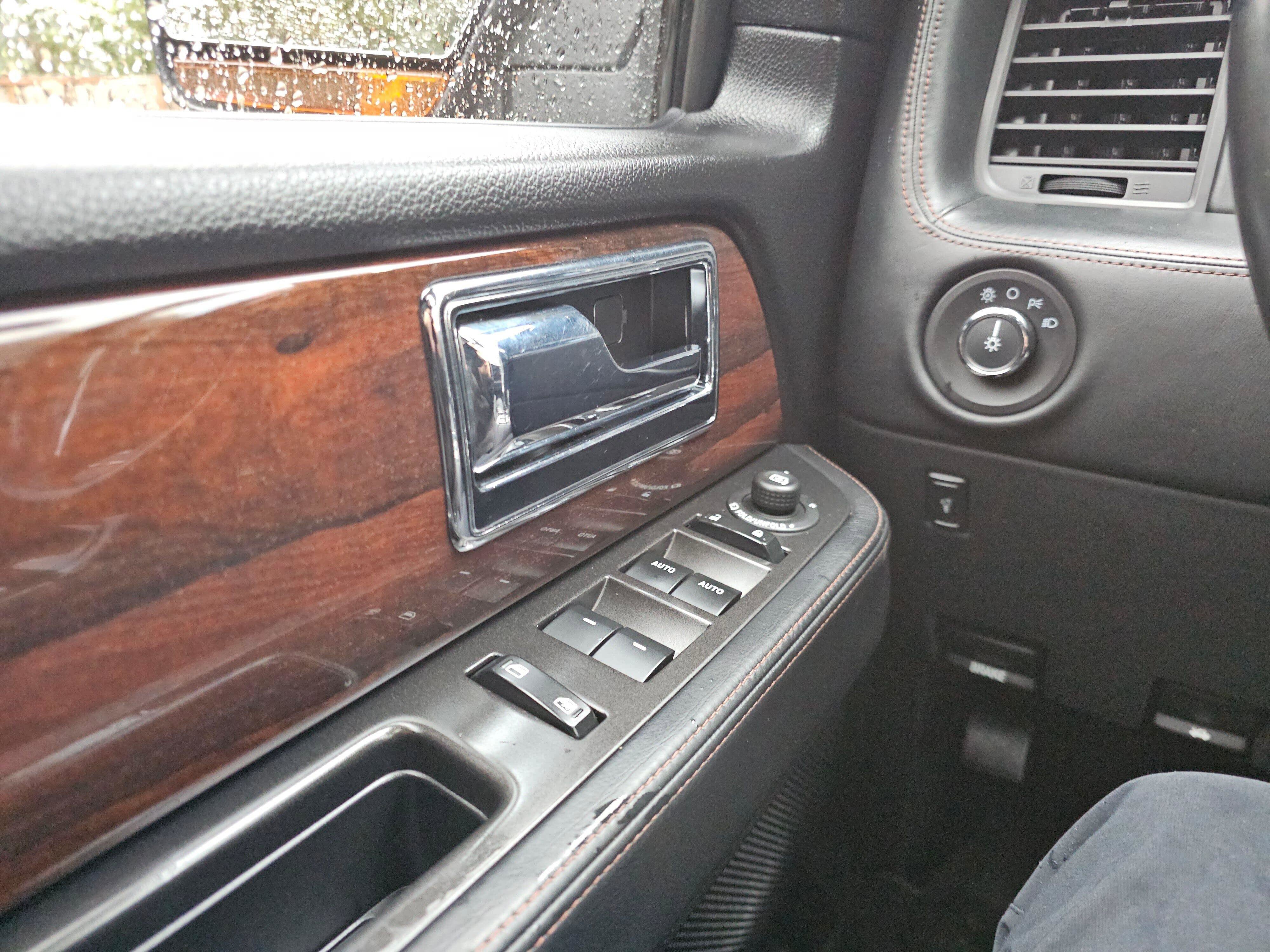 Used 2016 Lincoln Navigator L Reserve image 32