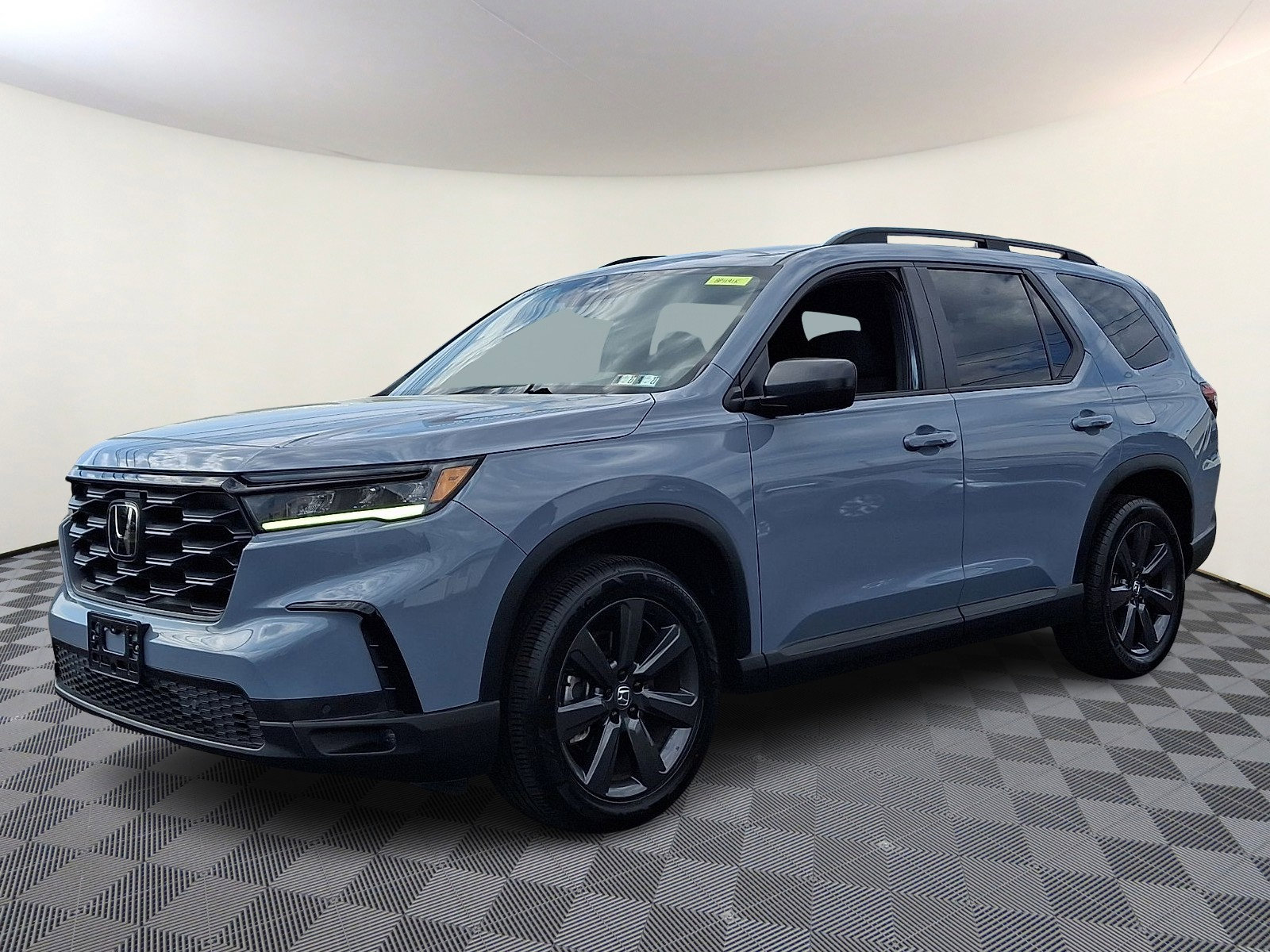 Used 2025 Honda Pilot Sport image 3