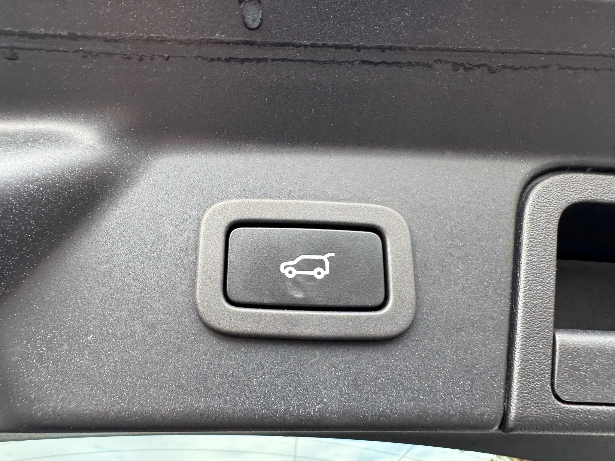 Used 2020 Land Rover Range Rover Velar S AWD/4WD image 34