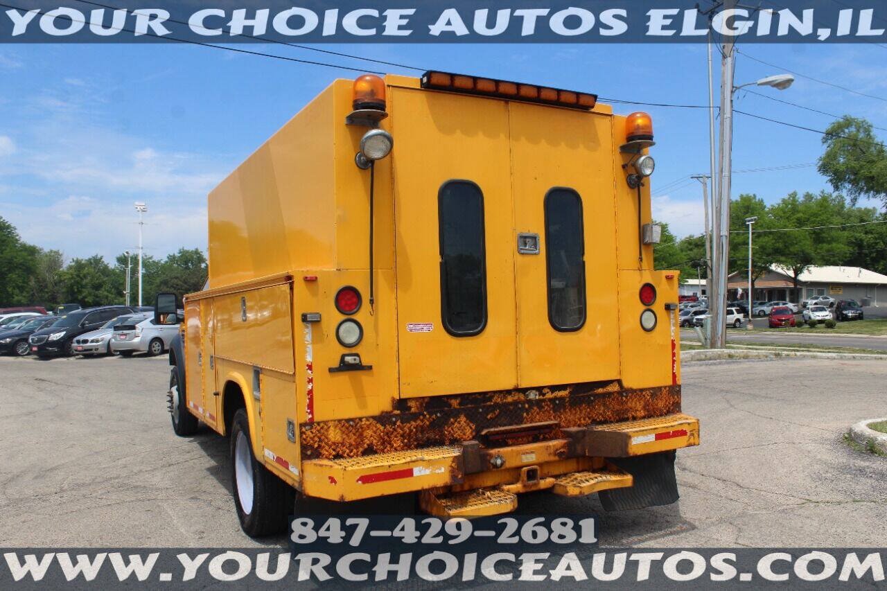 Used 2009 Ford F550 2WD Regular Cab Super Duty image 3