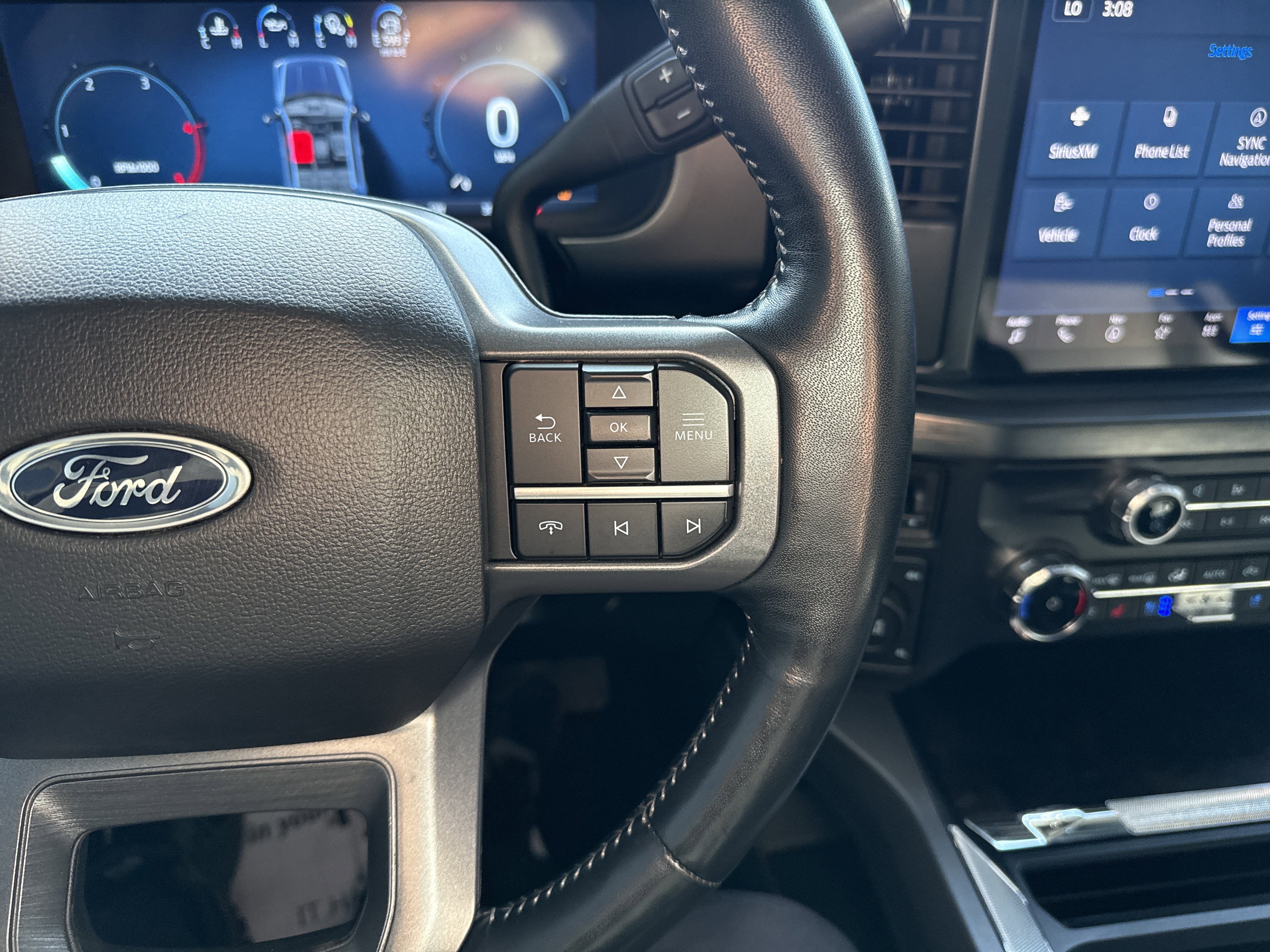 Used 2024 Ford F350 Lariat w/ Black Appearance Package image 24