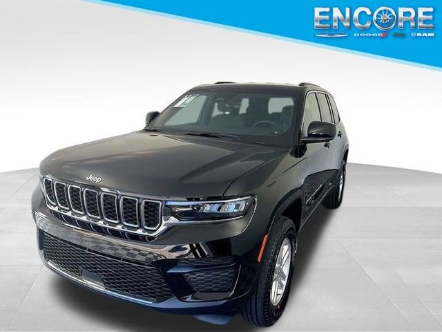 New 2025 Jeep Grand Cherokee Laredo image 1