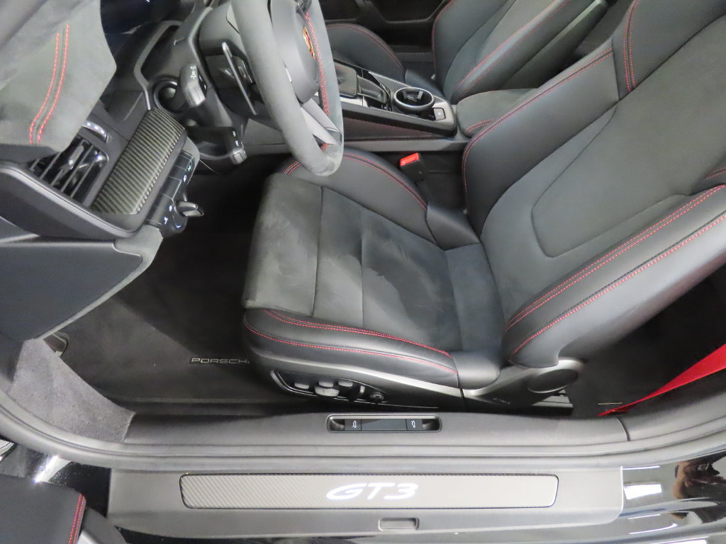Certified 2026 Porsche 911 GT3 RWD image 41