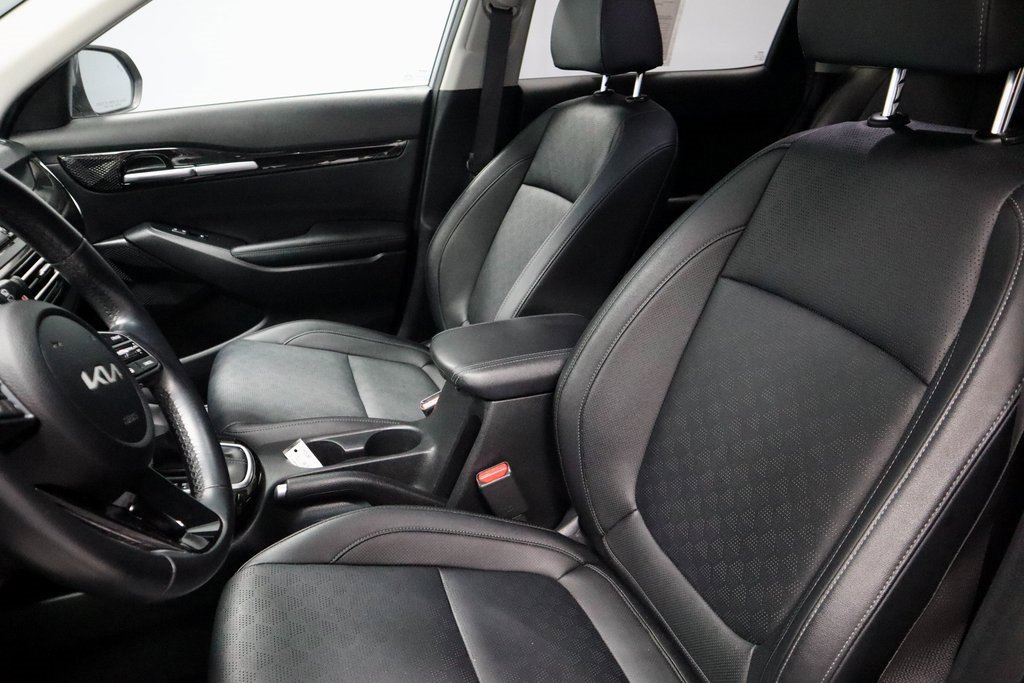 Used 2022 Kia Seltos EX image 25