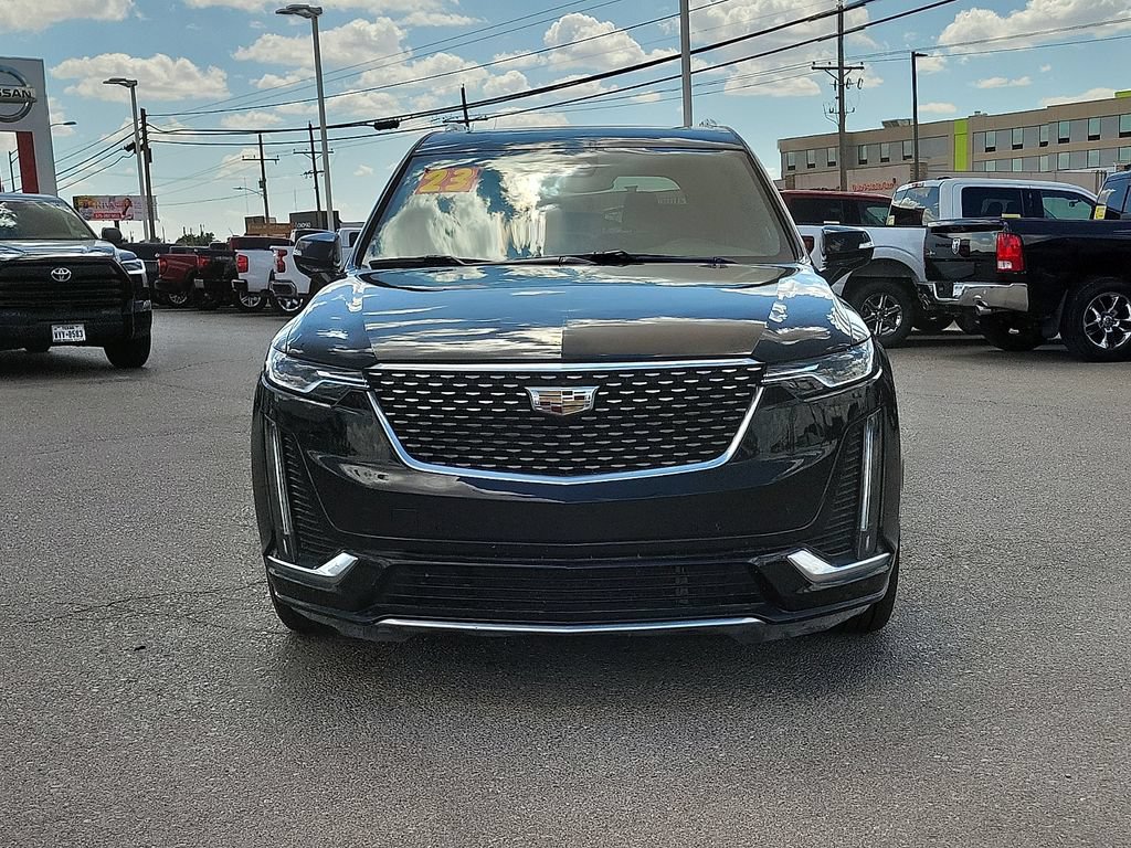 Used 2023 Cadillac XT6 Premium Luxury FWD image 3