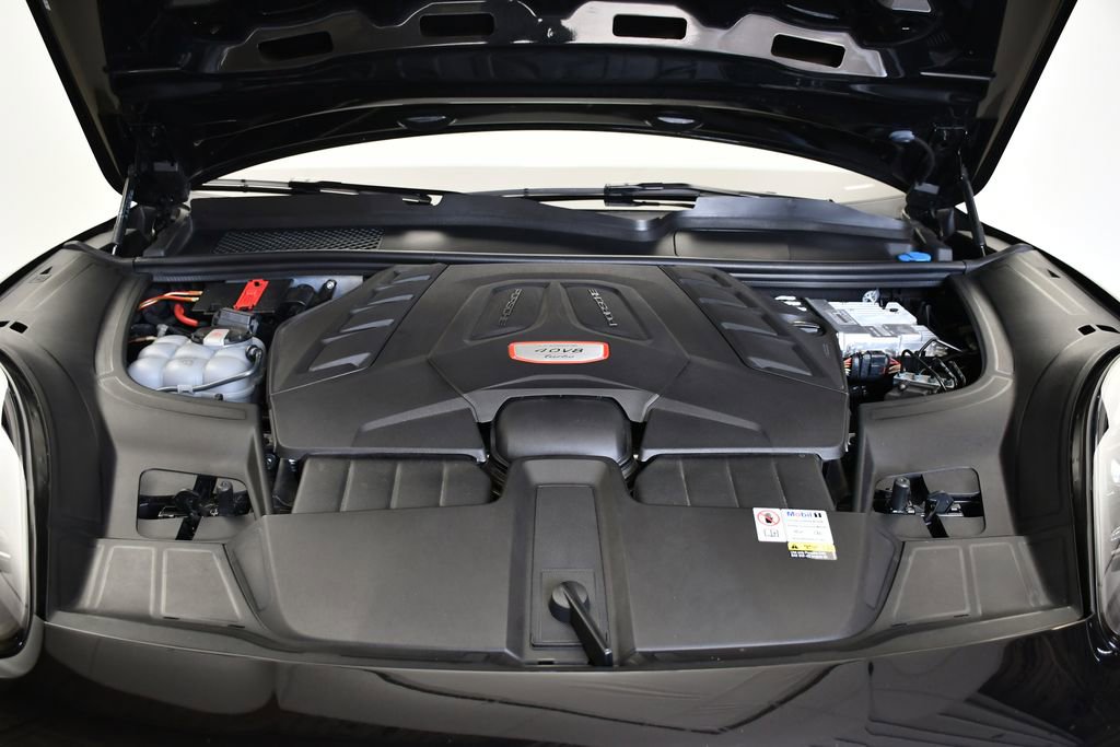 Certified 2023 Porsche Cayenne Turbo AWD/4WD image 12