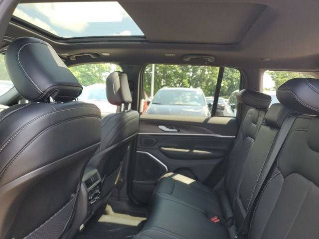 New 2026 Jeep Grand Cherokee Limited AWD/4WD image 10