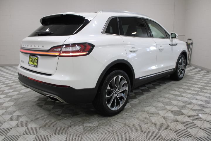 Used 2022 Lincoln Nautilus Reserve AWD/4WD image 12