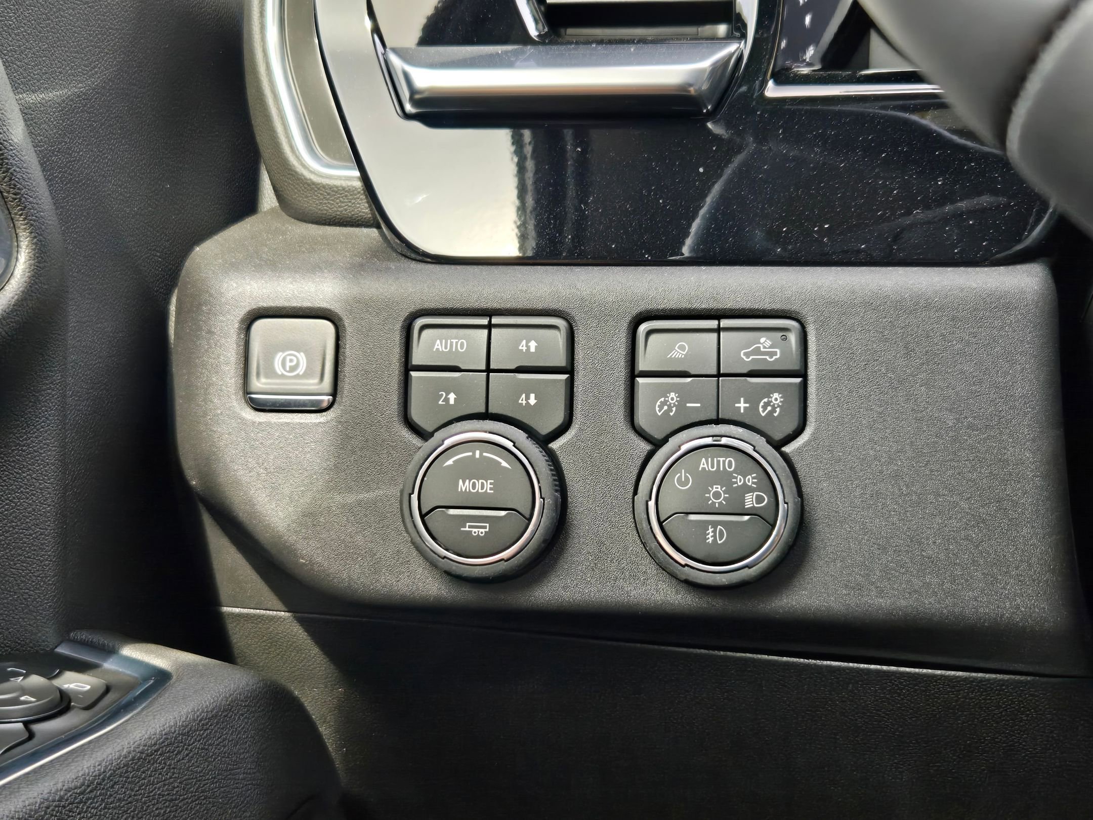 Certified 2026 Chevrolet Silverado 3500 LTZ w/ LTZ Texas Edition image 26