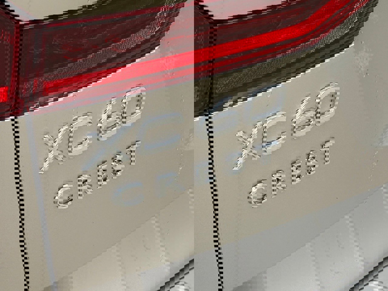 New 2026 Volvo XC60 B5 Plus w/ Protection Package Premier image 6