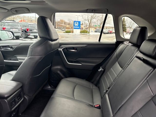 Used 2022 Toyota RAV4 XLE Premium image 20