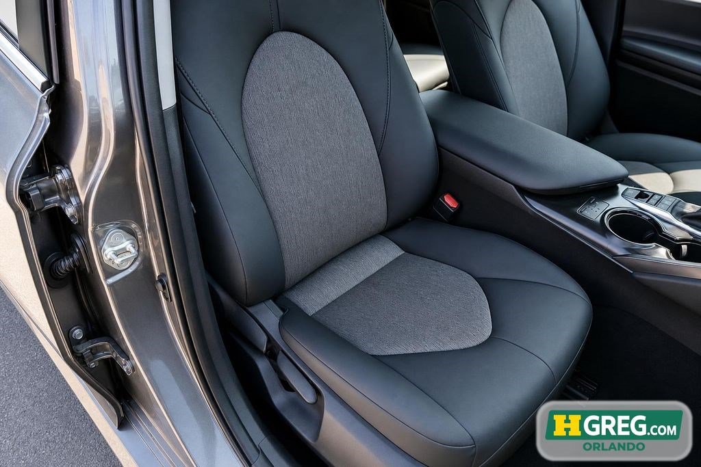 Used 2018 Toyota Camry LE FWD image 11
