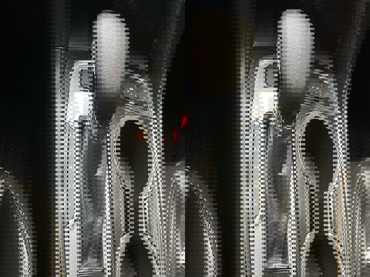 Certified 2022 Chevrolet Equinox Premier w/ LPO, Floor Liner Package image 24