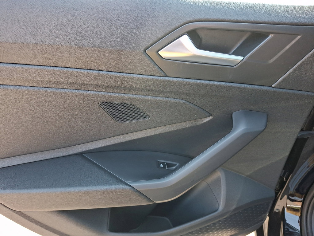 Used 2024 Volkswagen Jetta SE image 19