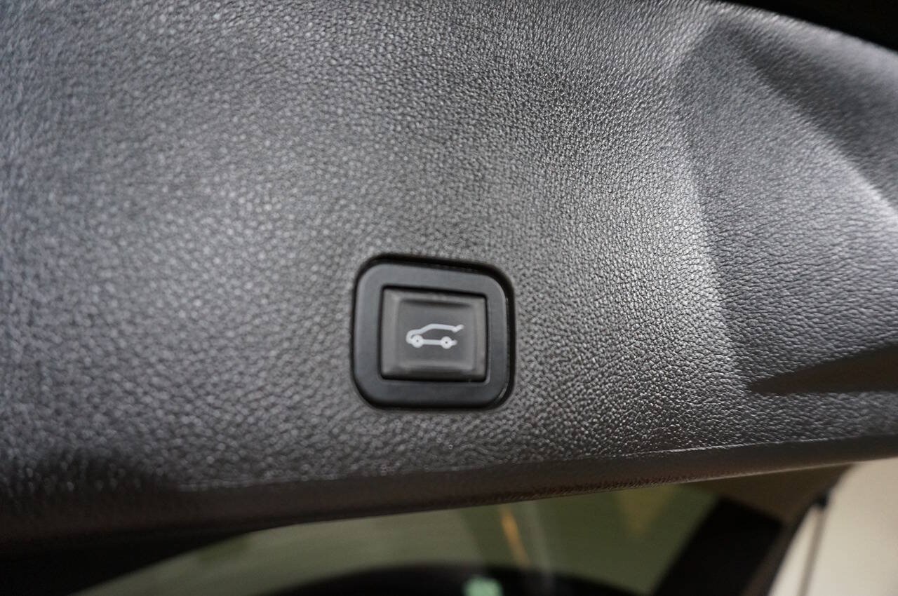 Used 2011 Cadillac SRX Premium FWD image 18