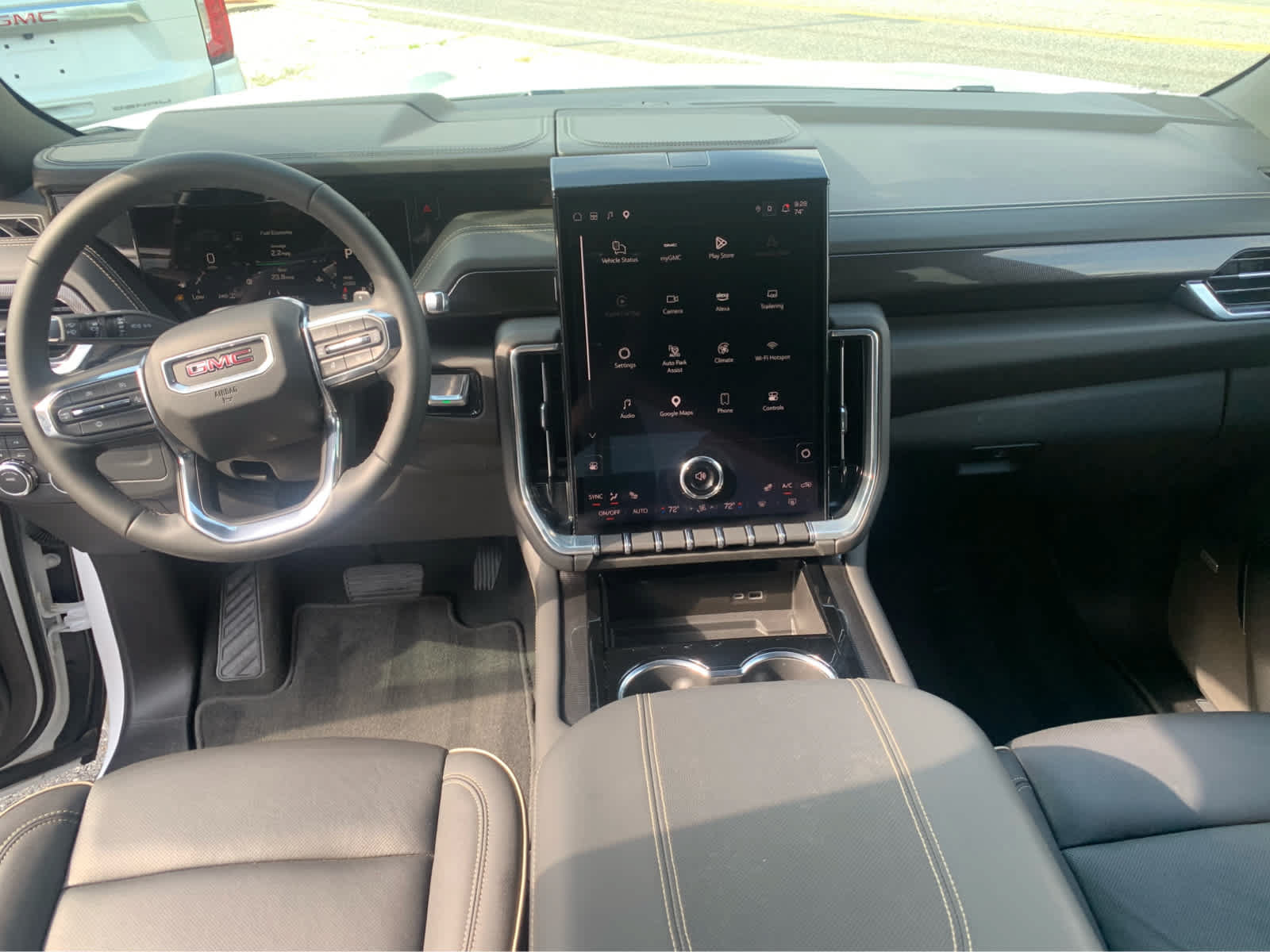Used 2025 GMC Yukon Elevation AWD/4WD image 11