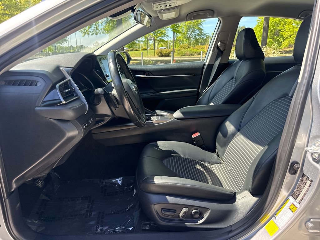 Used 2023 Toyota Camry SE FWD image 14