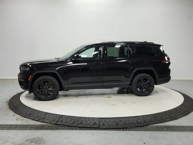 Used 2023 Jeep Grand Cherokee L Limited w/ Black Appearance Package AWD/4WD image 5