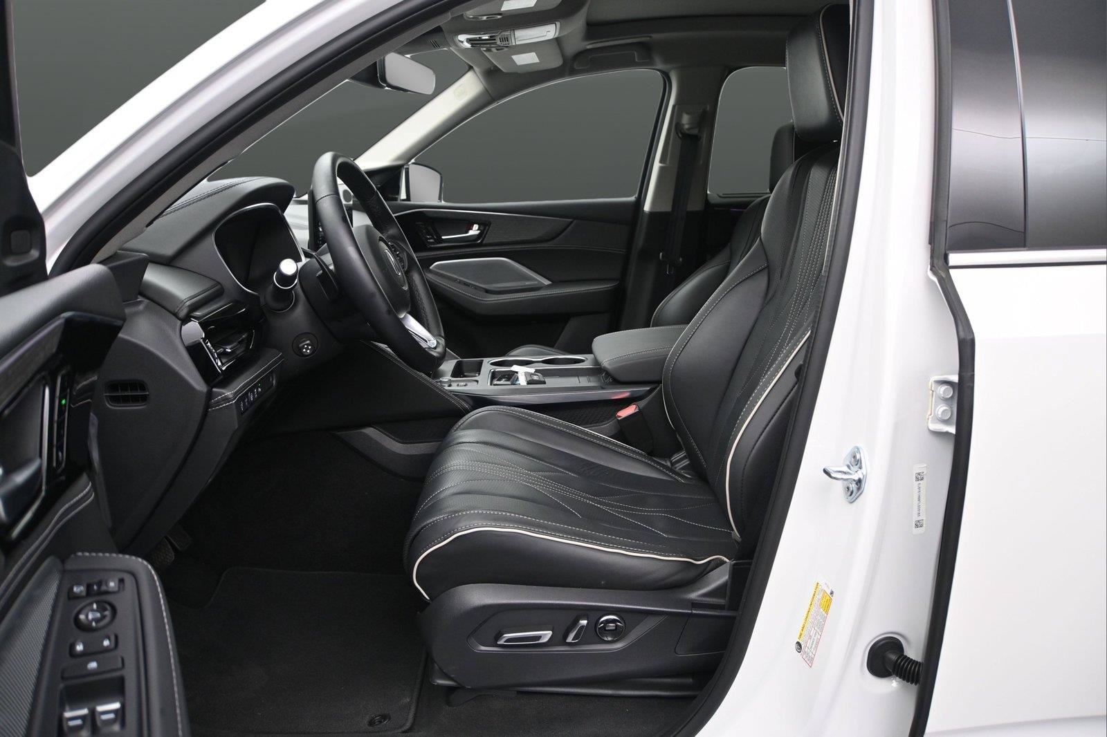 Certified 2026 Acura MDX w/ Advance Package AWD/4WD image 6