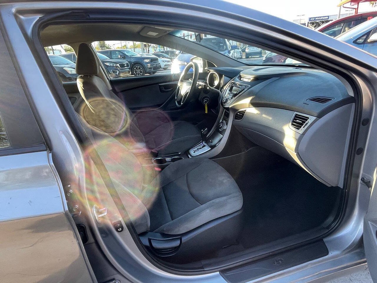 Used 2012 Hyundai Elantra GLS w/ Preferred Pkg 3 FWD image 12