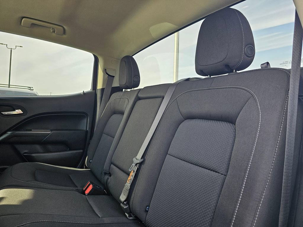 Used 2022 Chevrolet Colorado LT AWD/4WD image 17