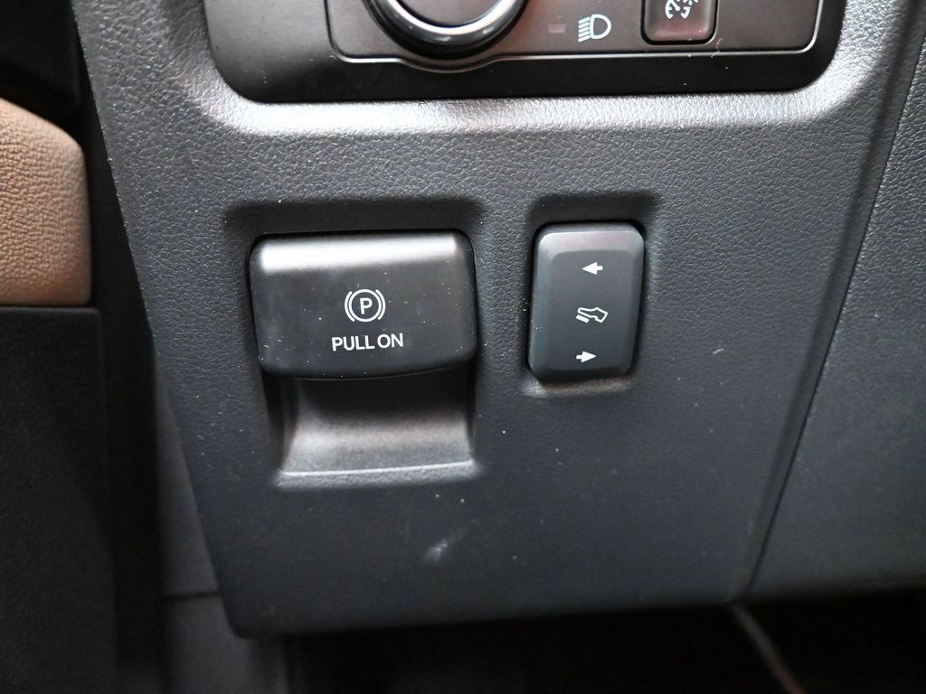 Used 2024 Ford Expedition Max XLT image 24