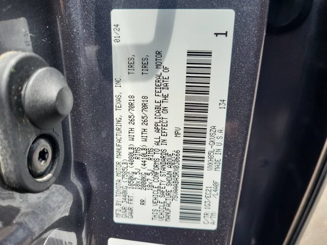 Used 2024 Toyota Sequoia SR5 w/ SR5 Premium Package AWD/4WD image 31