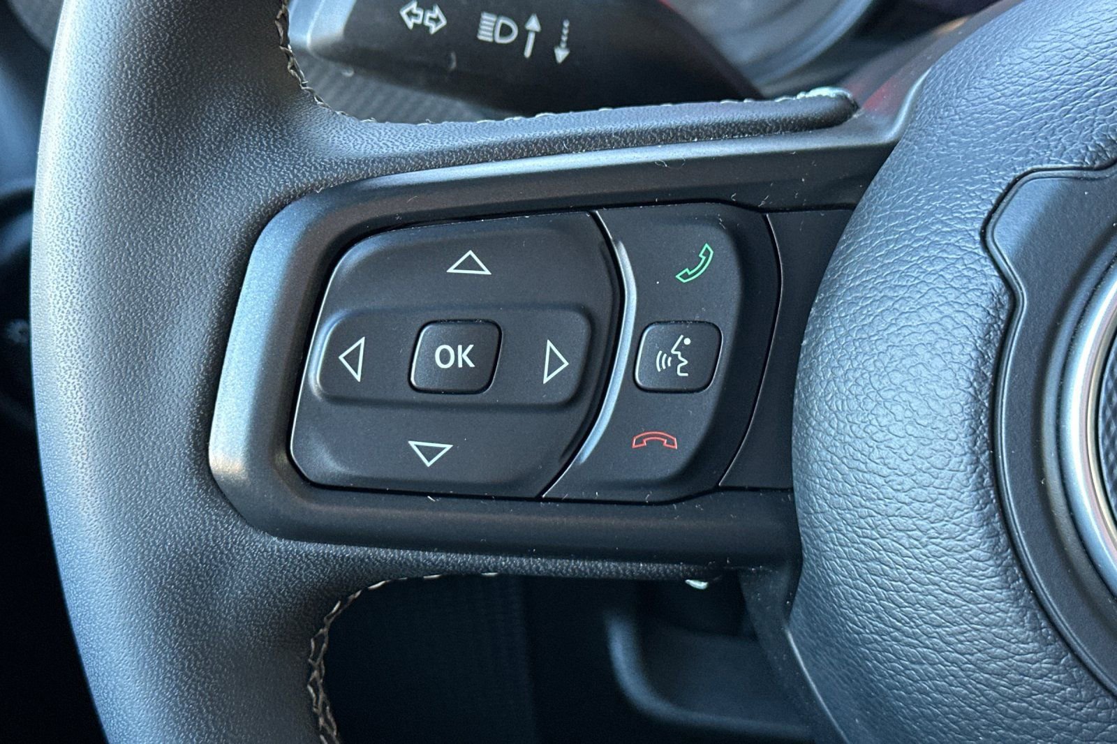 Used 2025 Jeep Gladiator Rubicon w/ Safety Group image 26