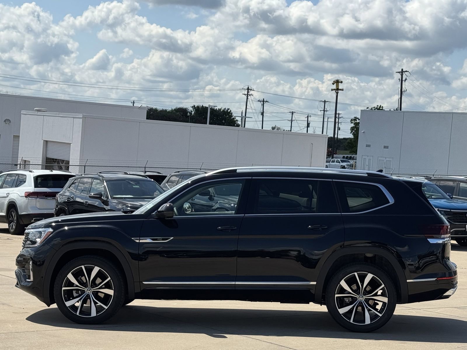 New 2026 Volkswagen Atlas SEL Premium R-Line AWD/4WD image 9
