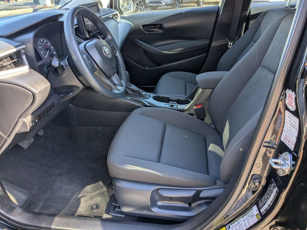 Used 2025 Toyota Corolla LE image 11