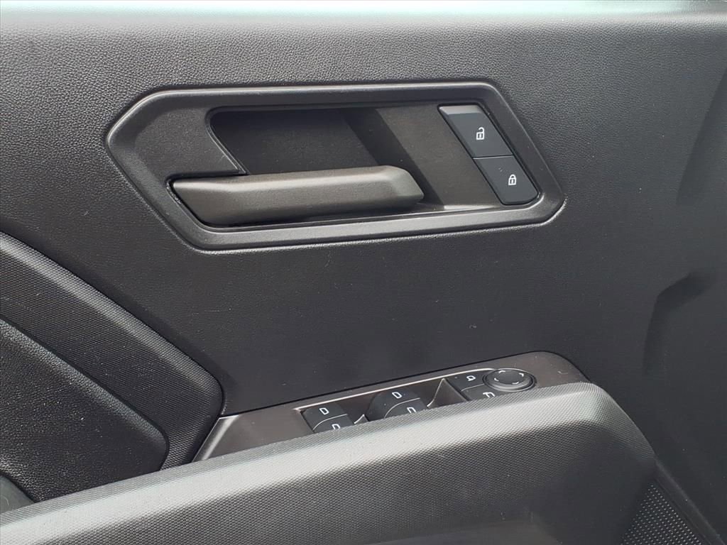 Used 2023 Chevrolet Colorado W/T RWD image 4