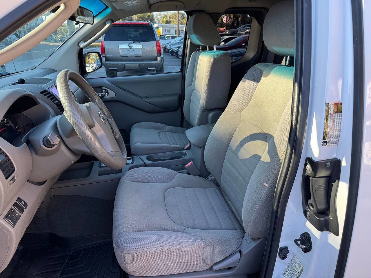 Used 2008 Nissan Frontier SE w/ Power Pkg image 12