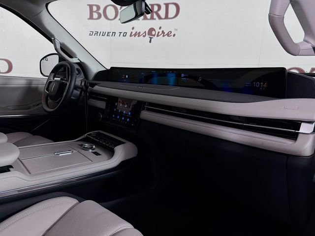 New 2026 Lincoln Navigator Premiere AWD/4WD image 34