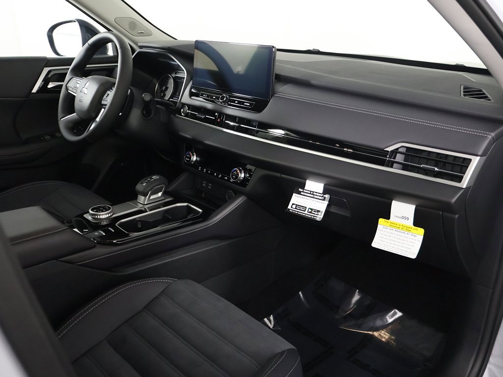 New 2025 Mitsubishi Outlander Trail Edition image 31