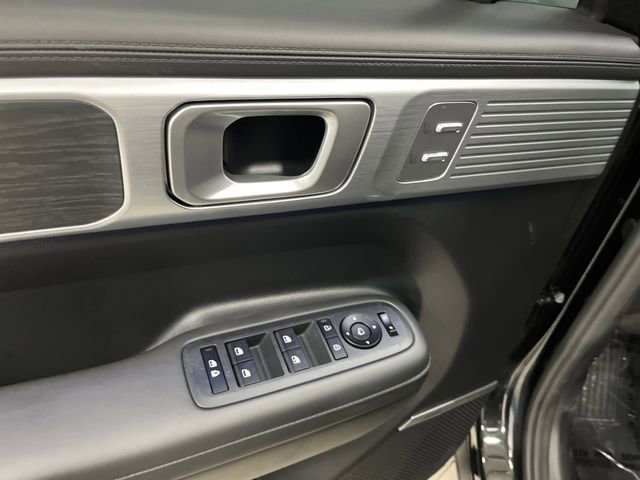 Used 2025 Hyundai Santa Fe Limited image 32