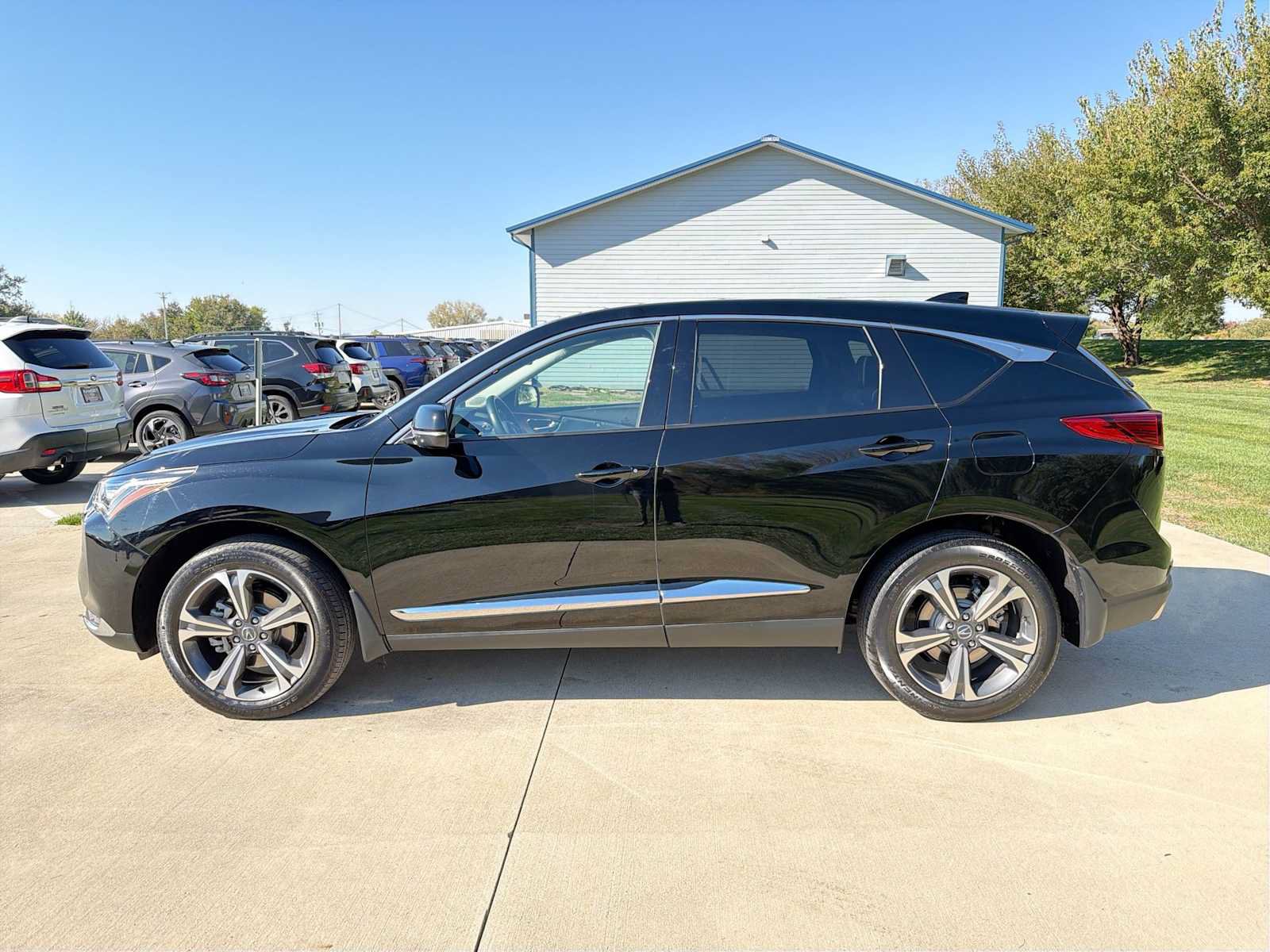 Used 2022 Acura RDX w/ Advance Package AWD/4WD image 3