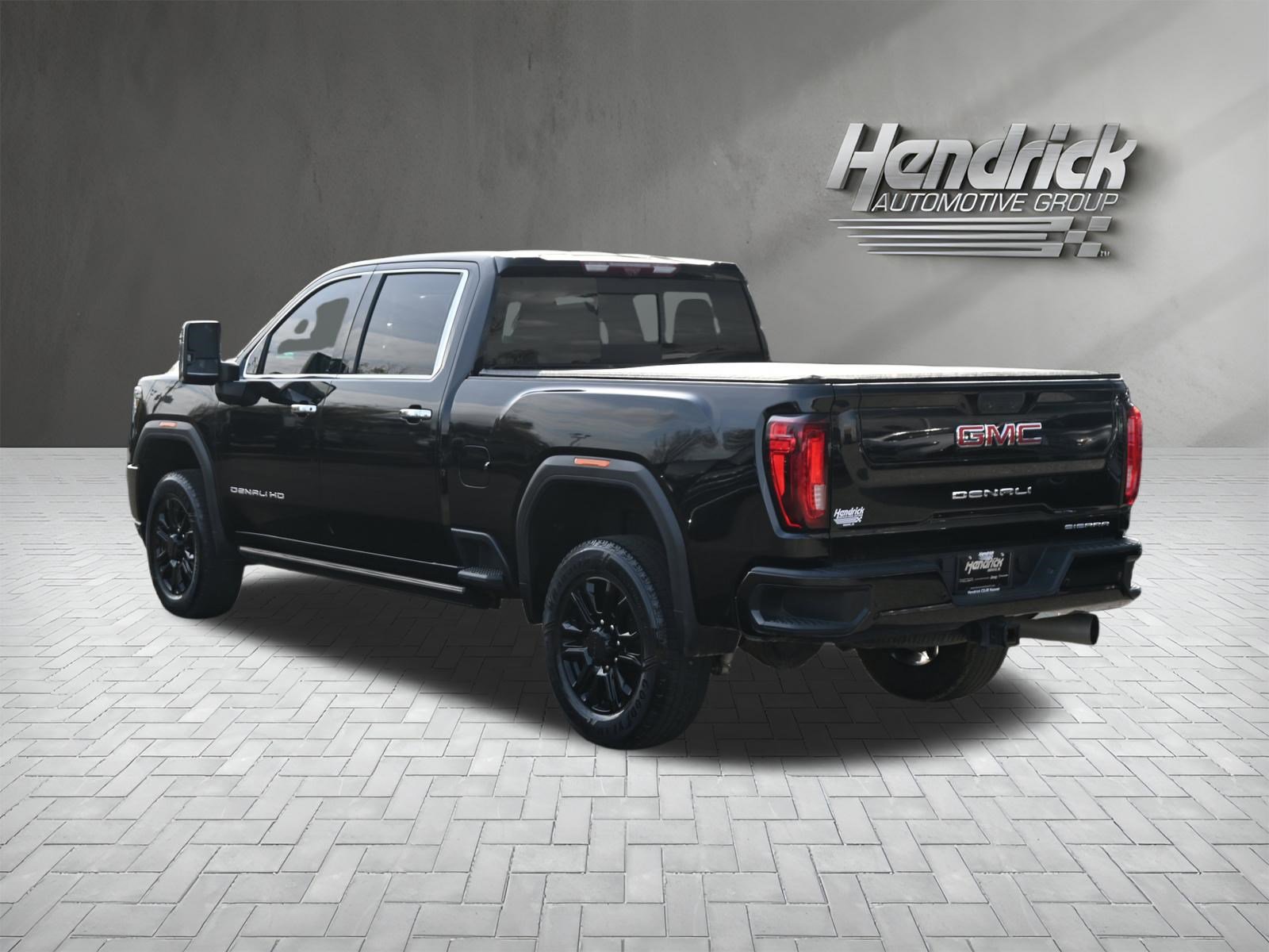 Used 2021 GMC Sierra 2500 Denali w/ Denali Black Diamond Edition AWD/4WD image 8